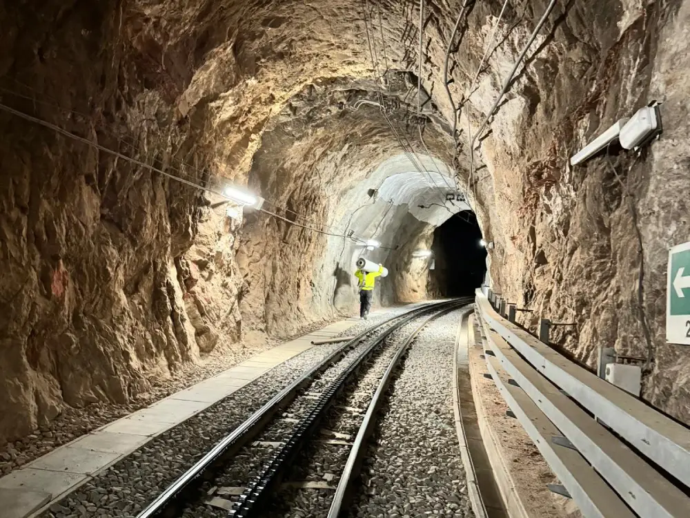 Estabilización y fijación de macizo rocoso en túnel ferroviario Estabilización y fijación de macizo rocoso en túnel ferroviario