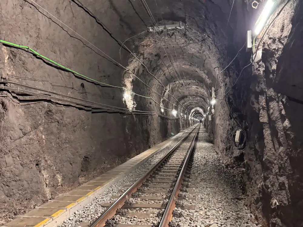 Estabilización y fijación de macizo rocoso en túnel ferroviario Estabilización y fijación de macizo rocoso en túnel ferroviario