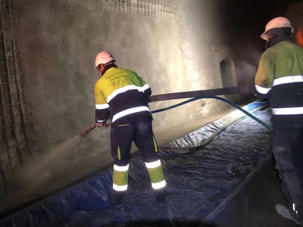 Gunitado en túnel ferroviario para refuerzo y protección del revestimiento
