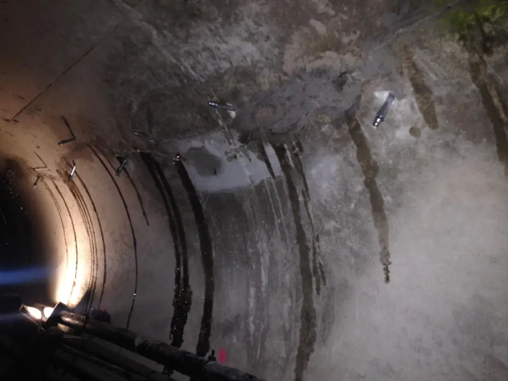 Inyección de resina epoxi estructural para reparación de colector Inyección de resina epoxi estructural para reparación de colector