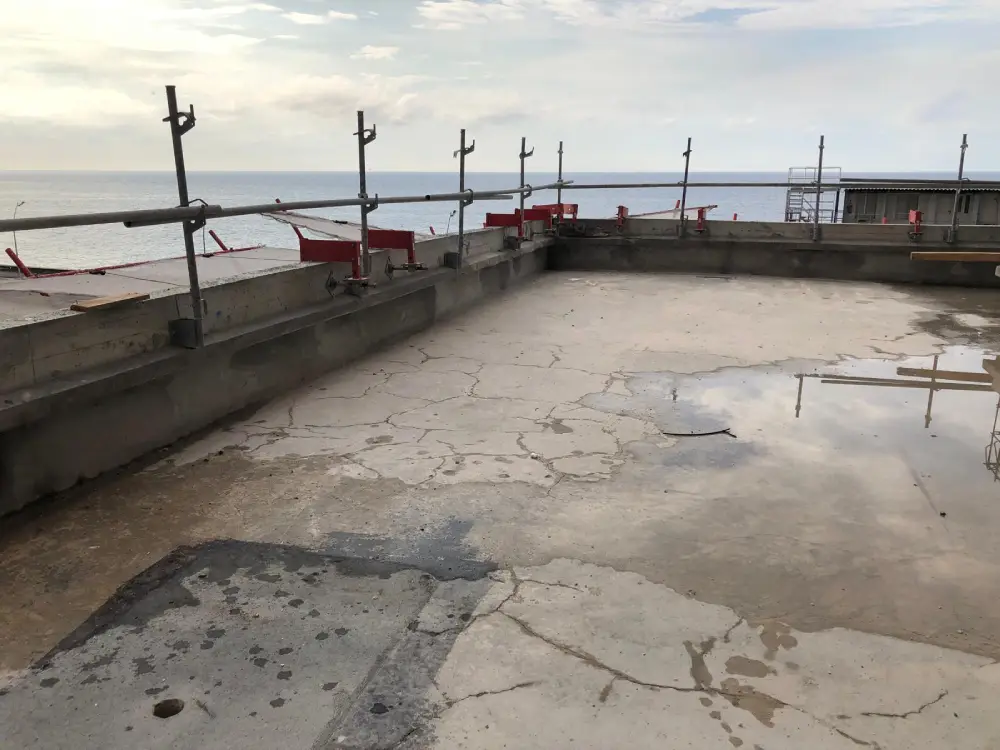 Inyección de resina epoxi estructural para sellado de fisuras en forjado Inyección de resina epoxi estructural para sellado de fisuras en forjado