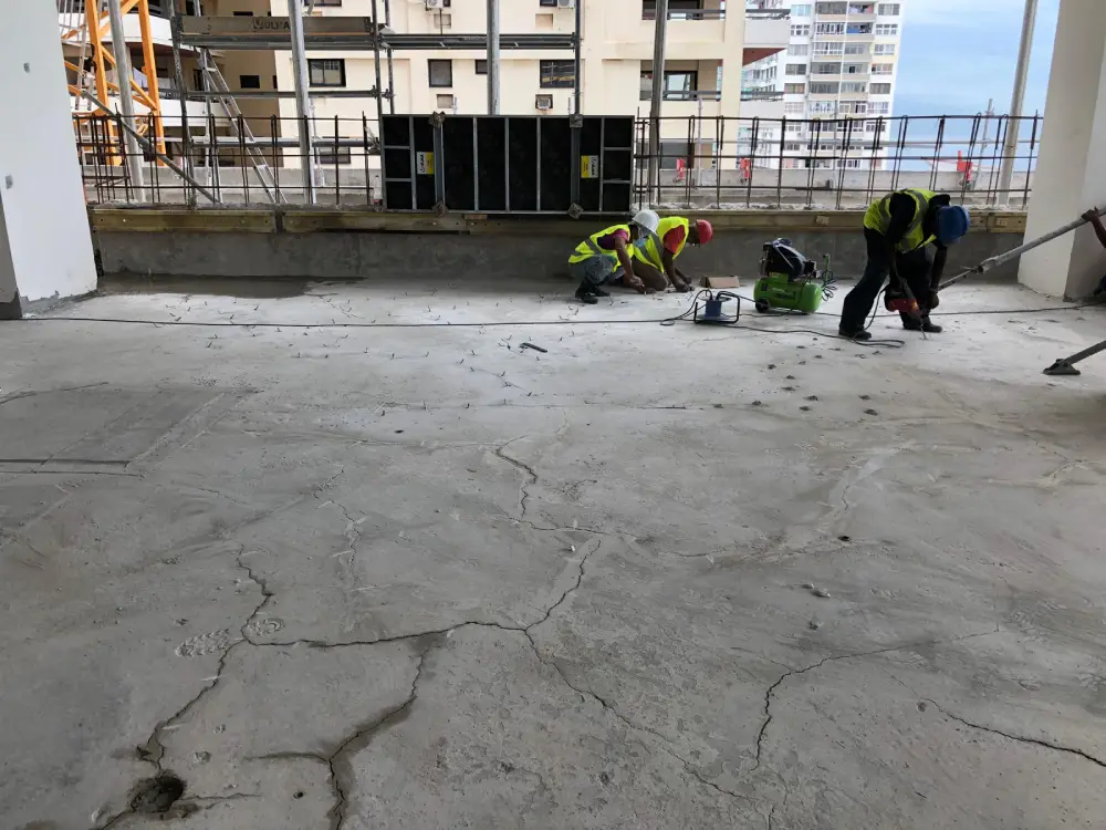 Inyección de resina epoxi estructural para sellado de fisuras en forjado Inyección de resina epoxi estructural para sellado de fisuras en forjado