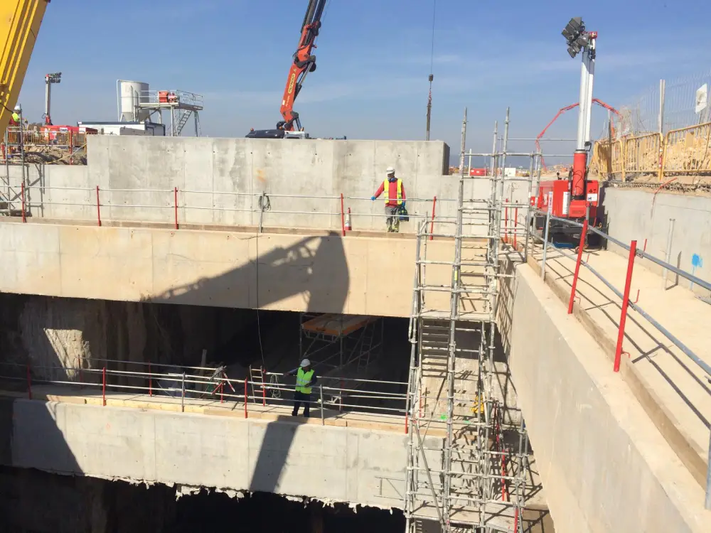 Reparación estructural en túnel mediante aplicación de mortero R4 con fibra
