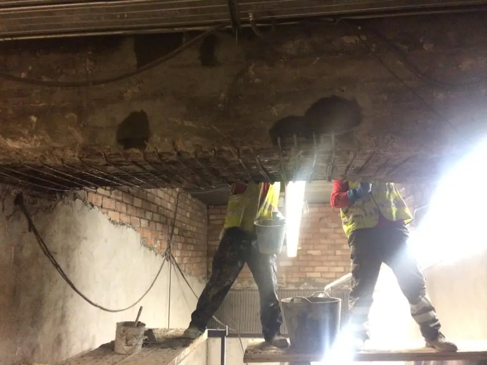 Reparación estructural en túnel mediante aplicación de mortero R4 con fibra Reparación estructural en túnel mediante aplicación de mortero R4 con fibra