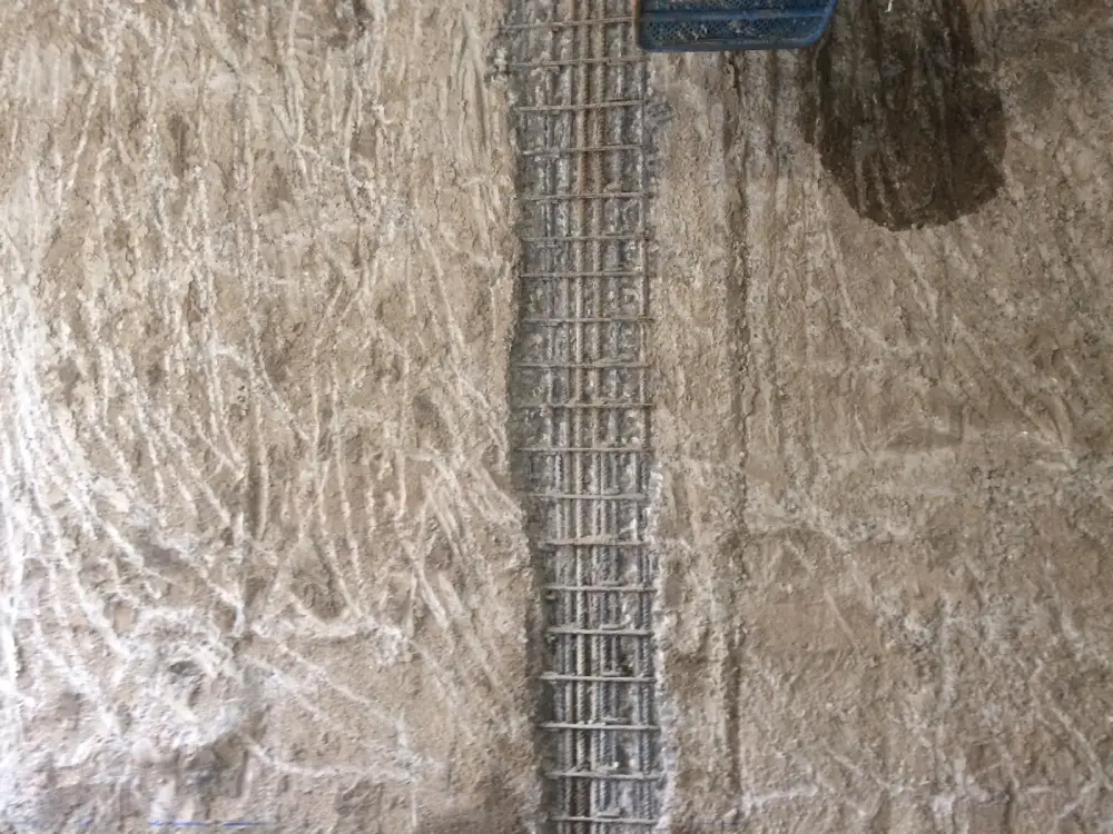 Reparación estructural en túnel mediante aplicación de mortero R4 con fibra Reparación estructural en túnel mediante aplicación de mortero R4 con fibra