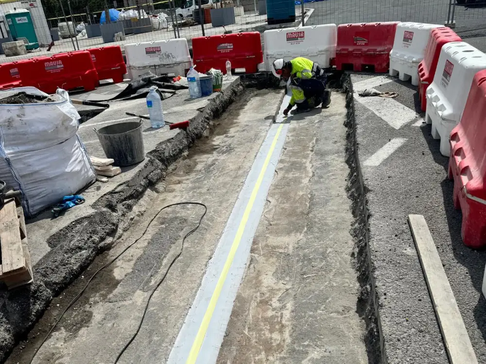 Sellado de junta de dilatación mediante sistema Jaipalon Sellado de junta de dilatación mediante sistema Jaipalon